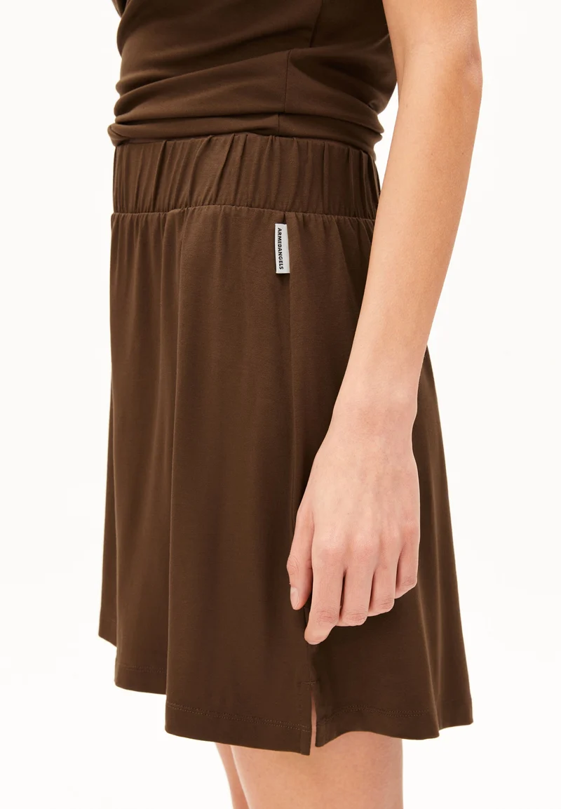 RELAXED JERSEY-SHORTS | dried palm