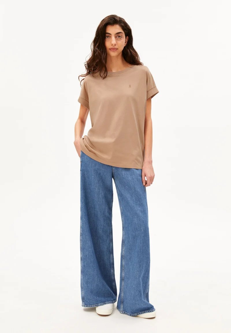 IDAARA T-SHIRT | true camel