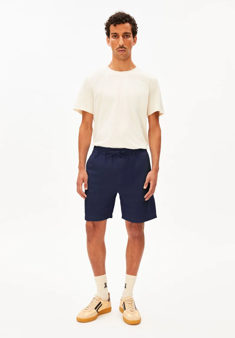 BAUMWOLL-LEINEN SHORTS | tinted navy