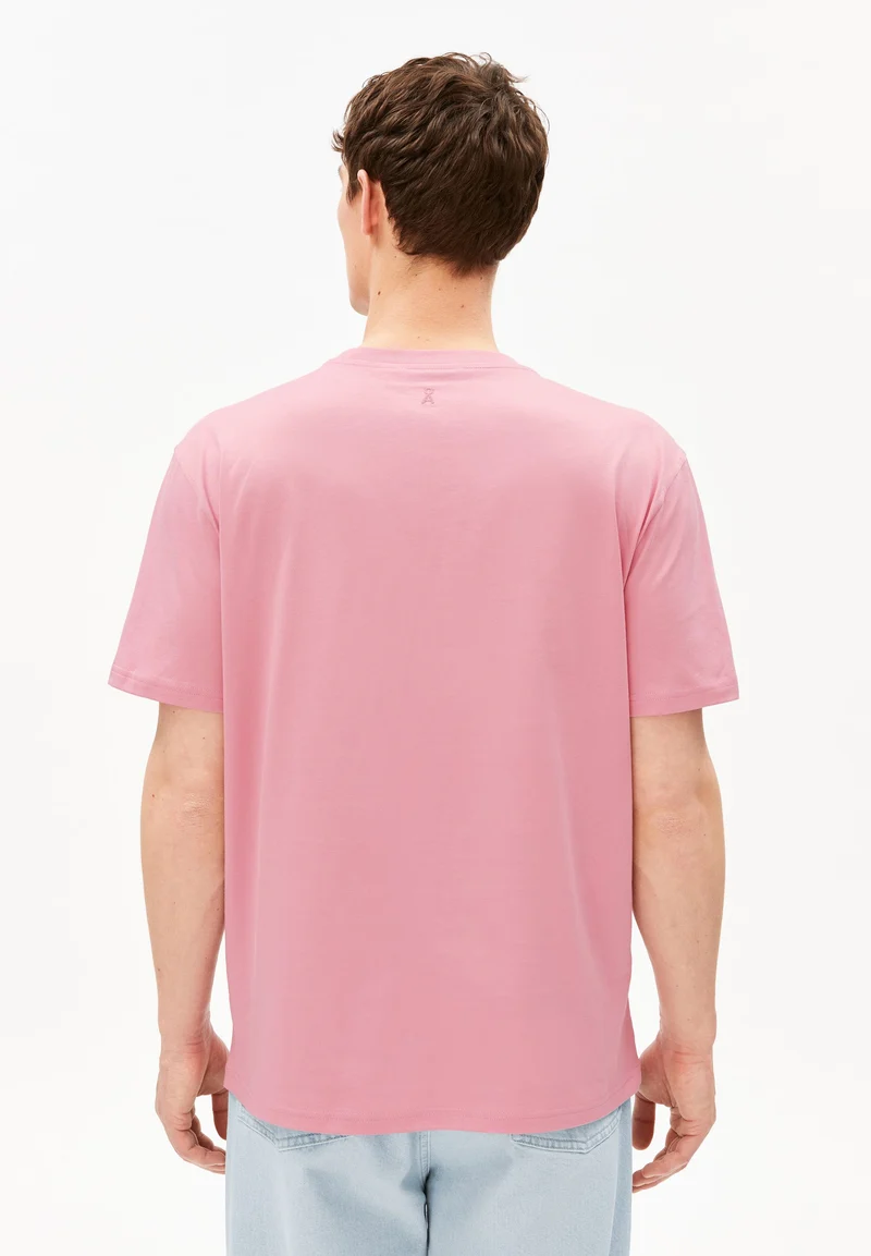 MAARKOS MID WEIGHT T-SHIRT | washed berry