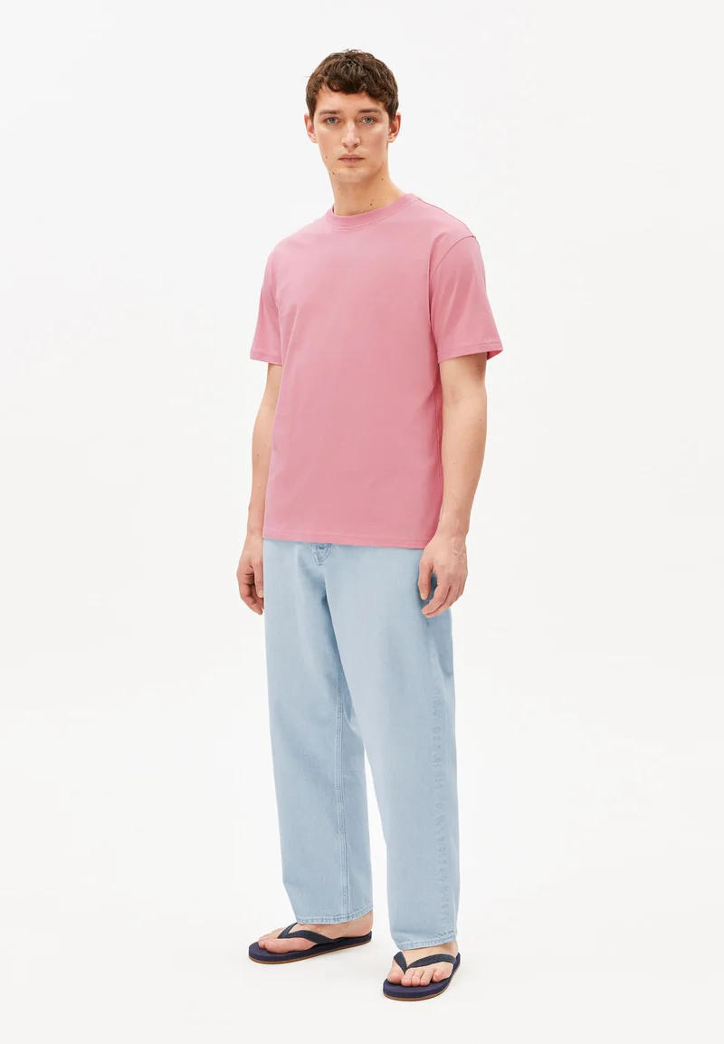 MAARKOS MID WEIGHT T-SHIRT | washed berry