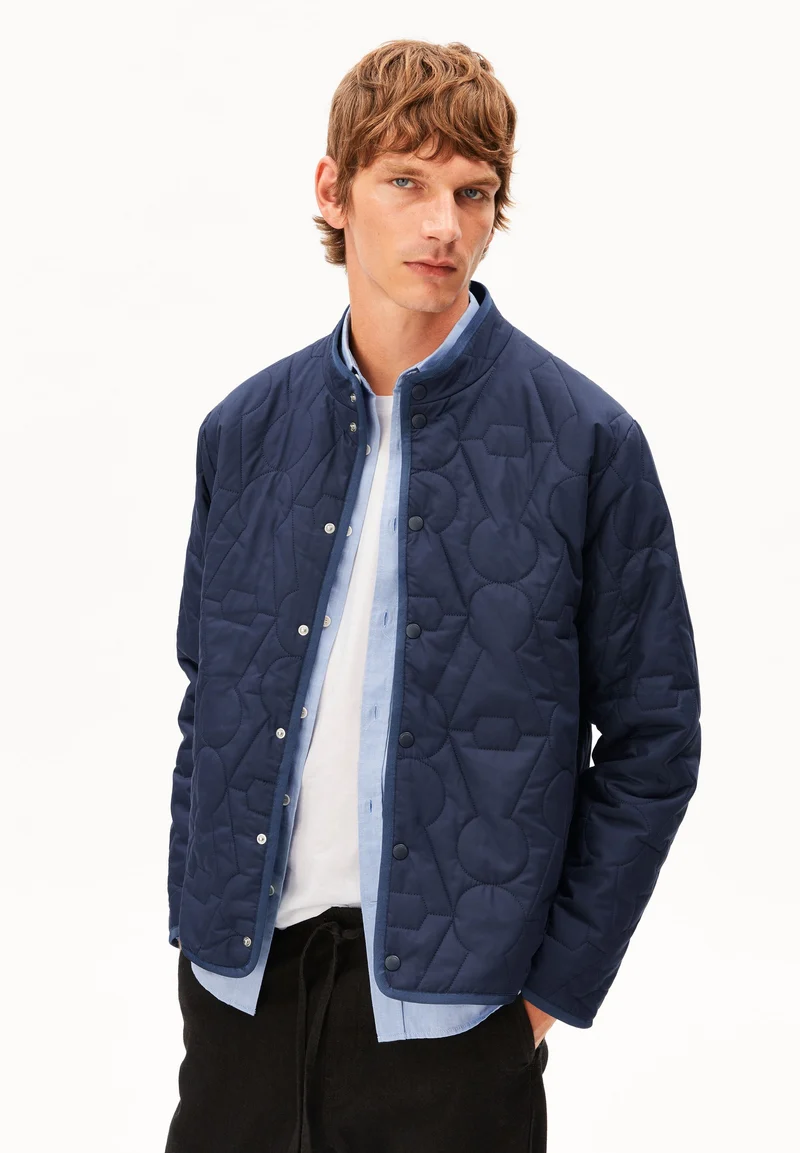 GESTEPPTE Å JACKE