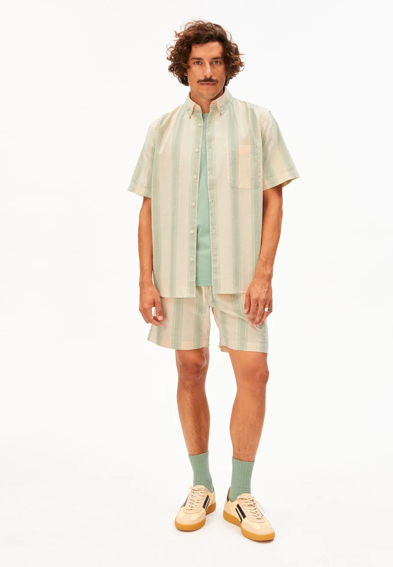 GESTREIFTE SHORTS | foam