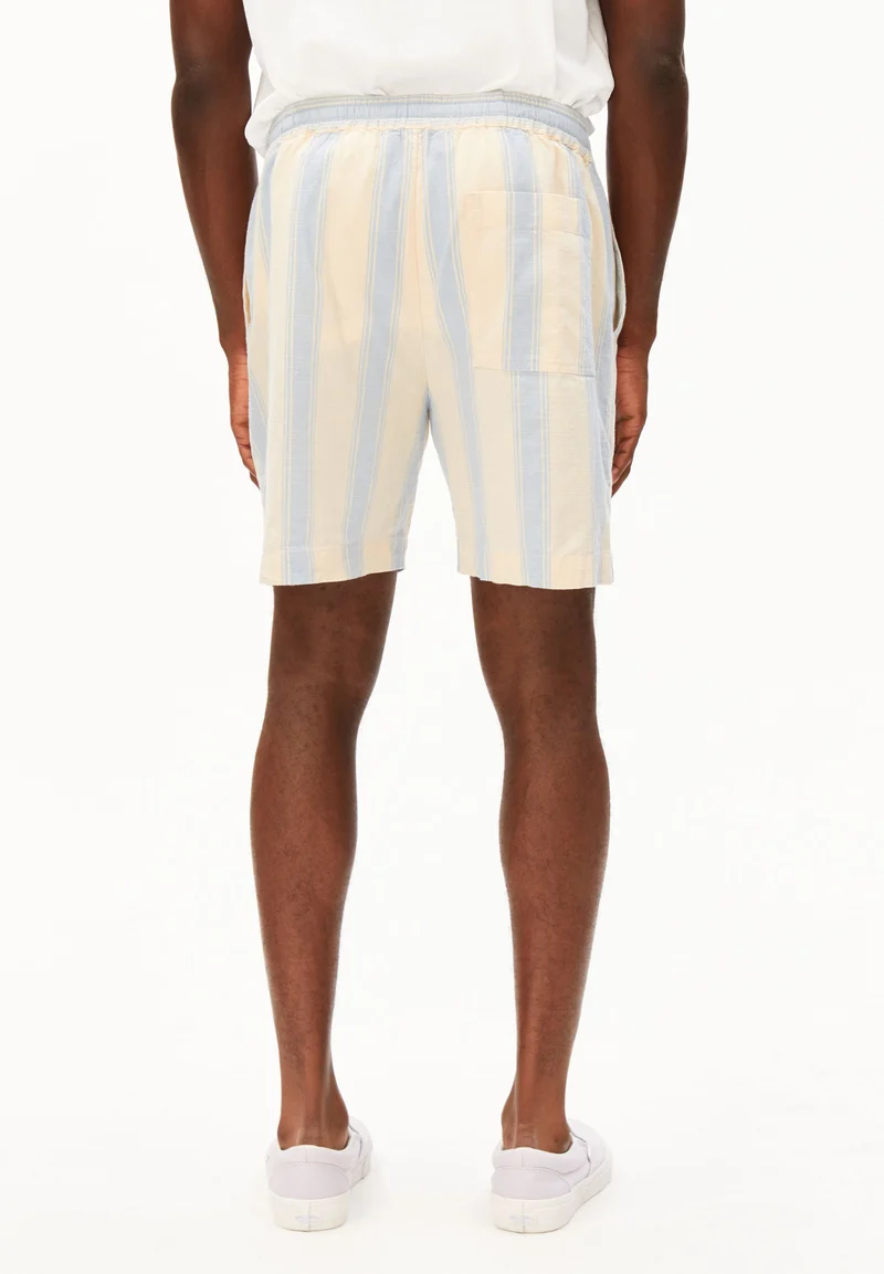GESTREIFTE SHORTS | wedgwood