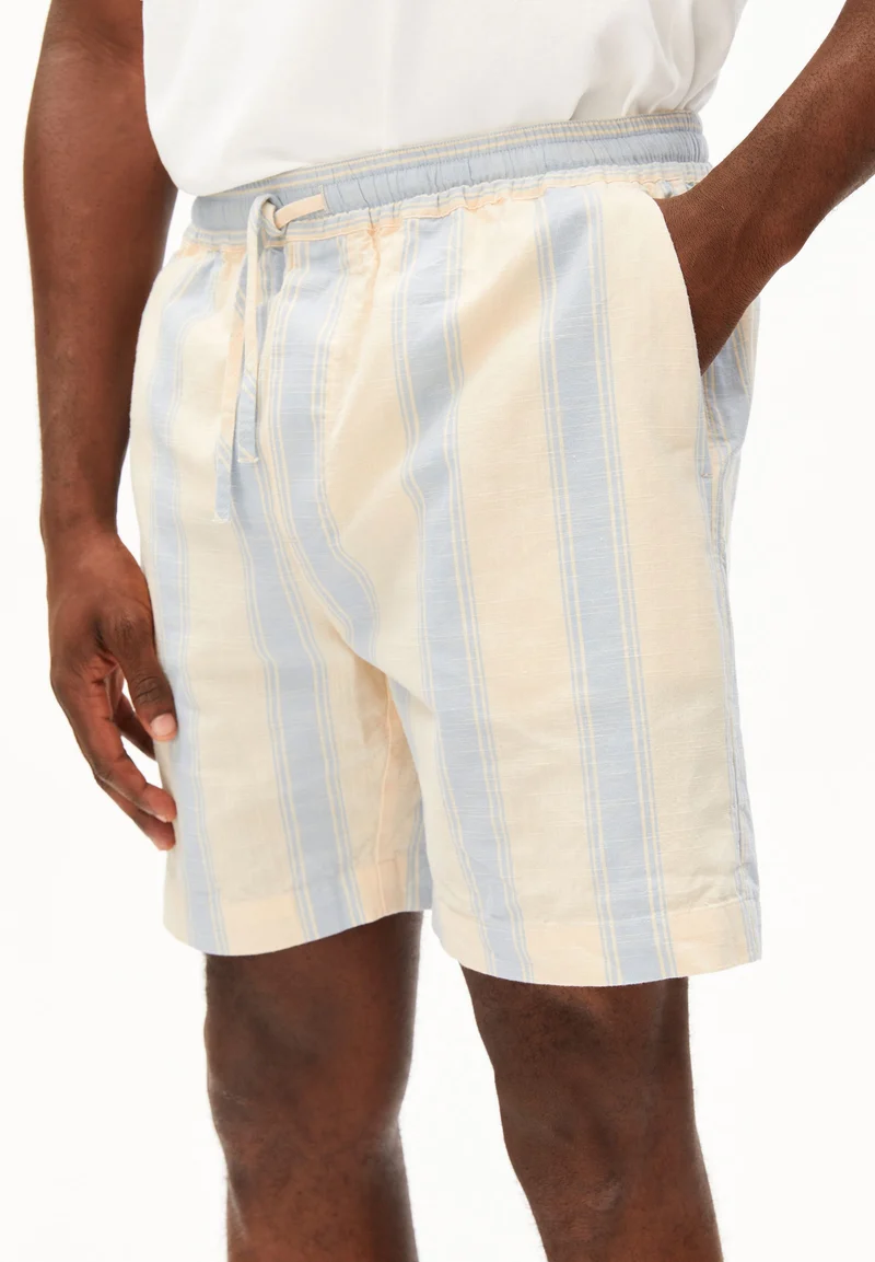 GESTREIFTE SHORTS | wedgwood