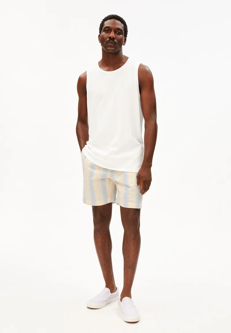 GESTREIFTE SHORTS | wedgwood