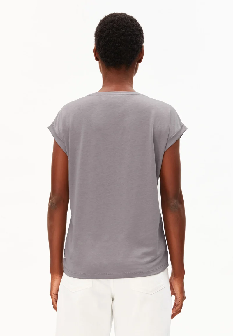 JILAANA T-SHIRT | seal grey