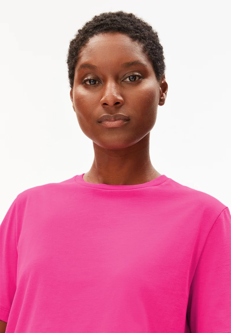 LUALAA T-SHIRT | very berry