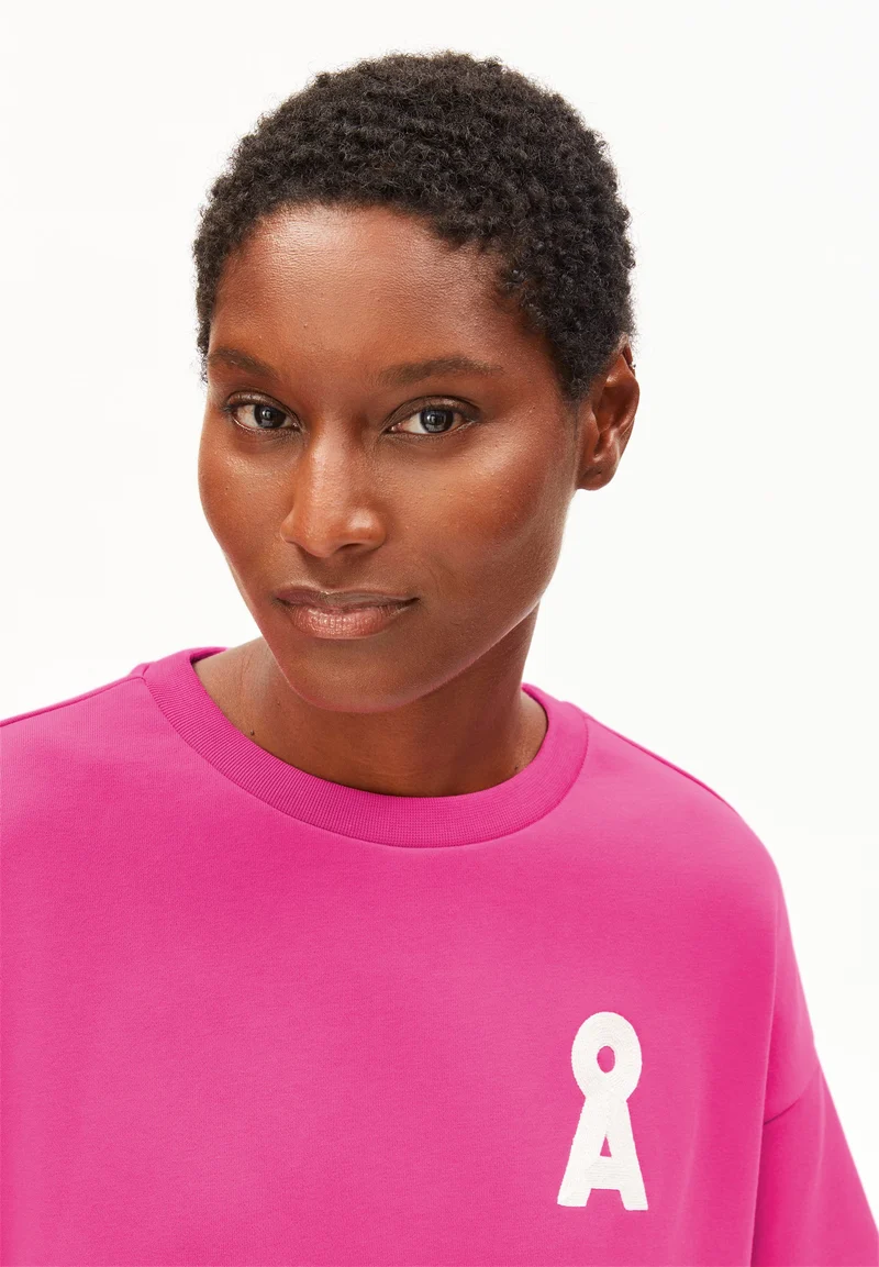 BAMIKAA SWEATSHIRT | very berry