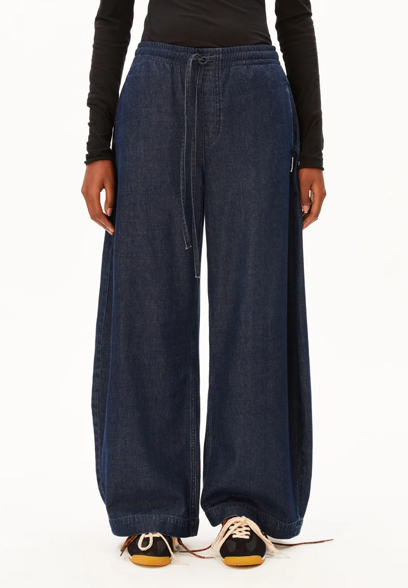 PULL-ON BARREL JEANSHOSE