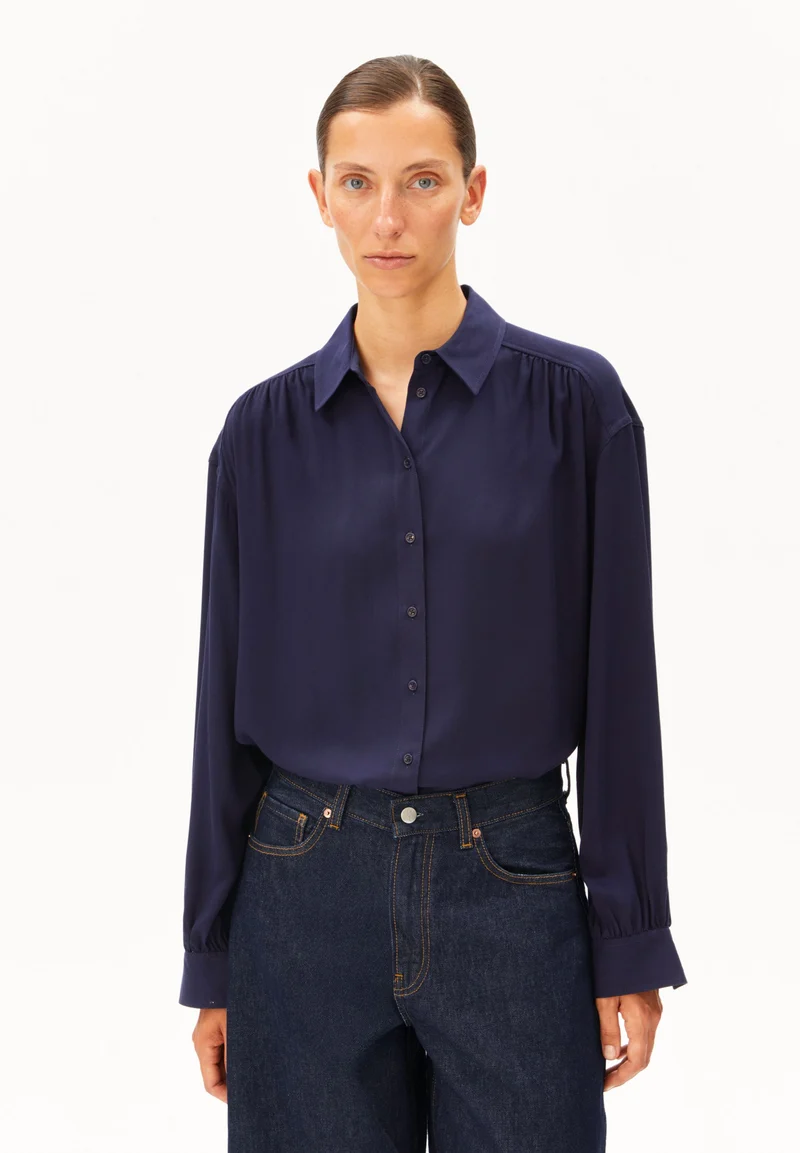 EFINARAA ECOVERO BLUSE