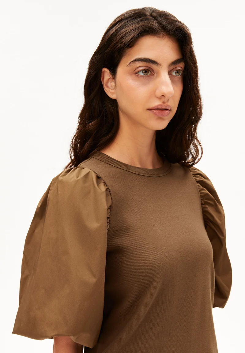 PUFFÄRMEL T-SHIRT | dried palm