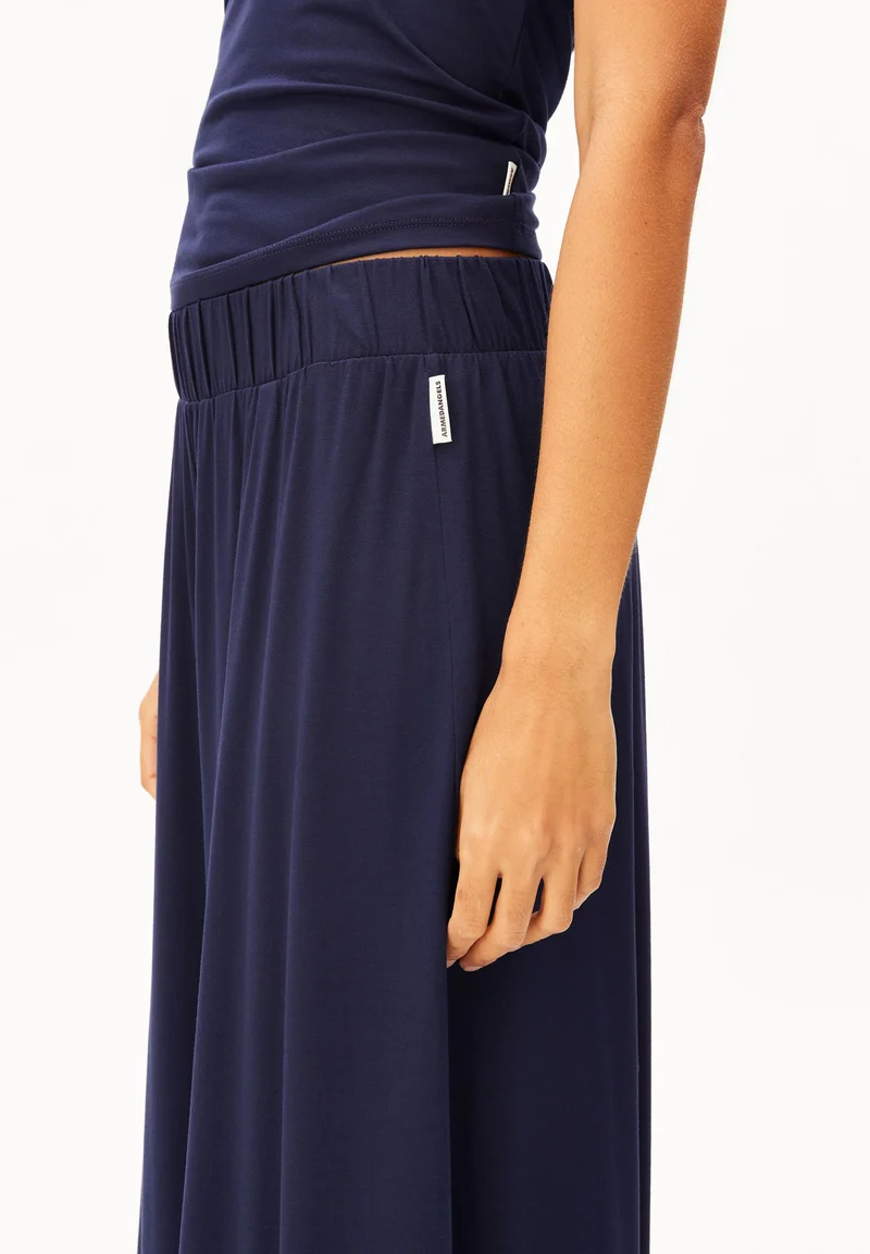CROPPED JERSEY-HOSE | tinted navy