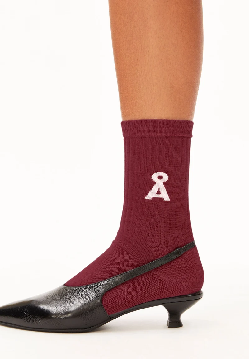 SAAMUS BOLD SOCKEN | velvet red