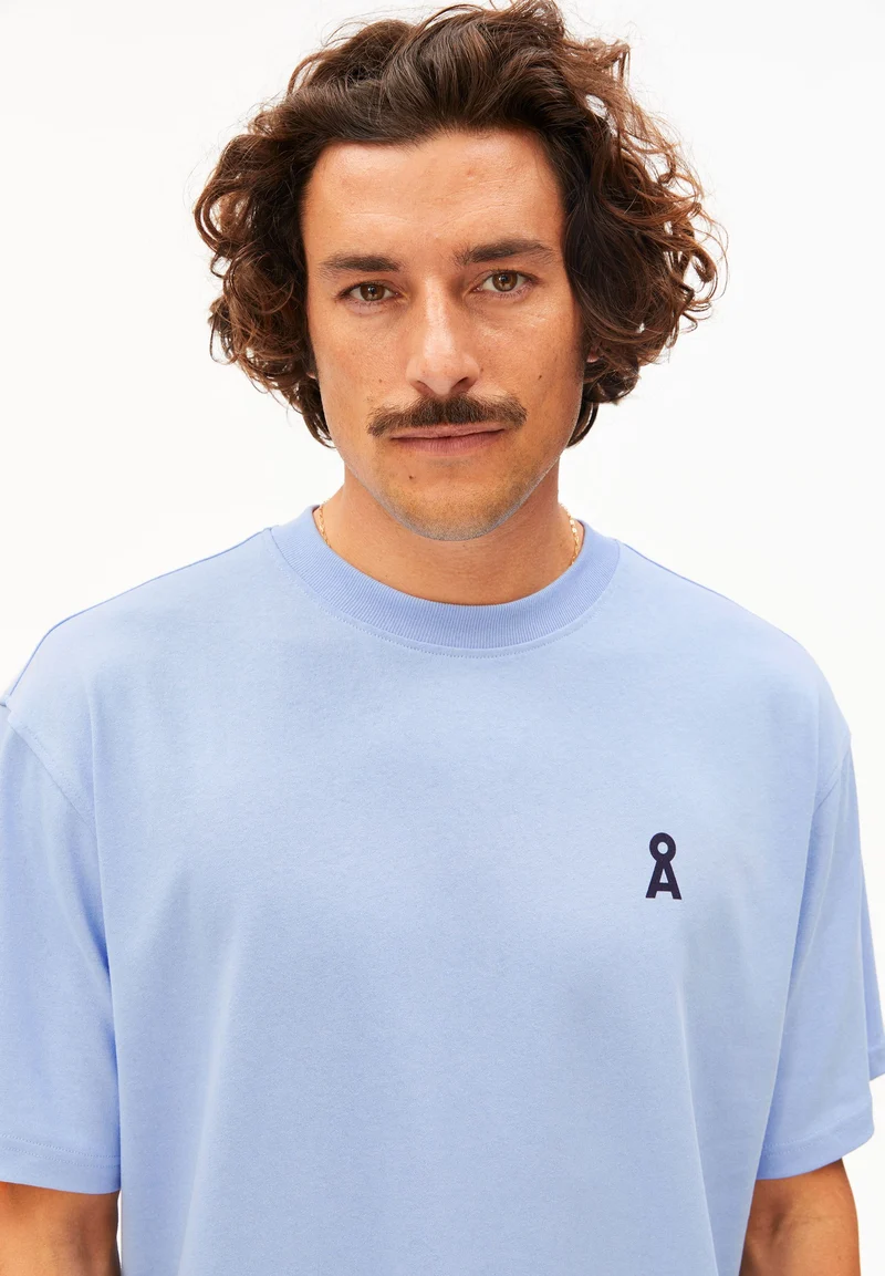 MAARKOS NO PLASTIC T-SHIRT | wedgwood