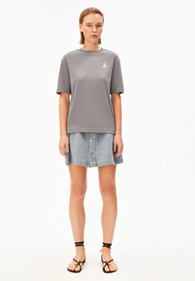 ICONIC Å TARJAA T-SHIRT | seal grey