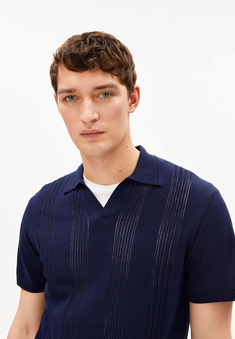 BAUMWOLL-STRICKPOLOSHIRT | tinted navy