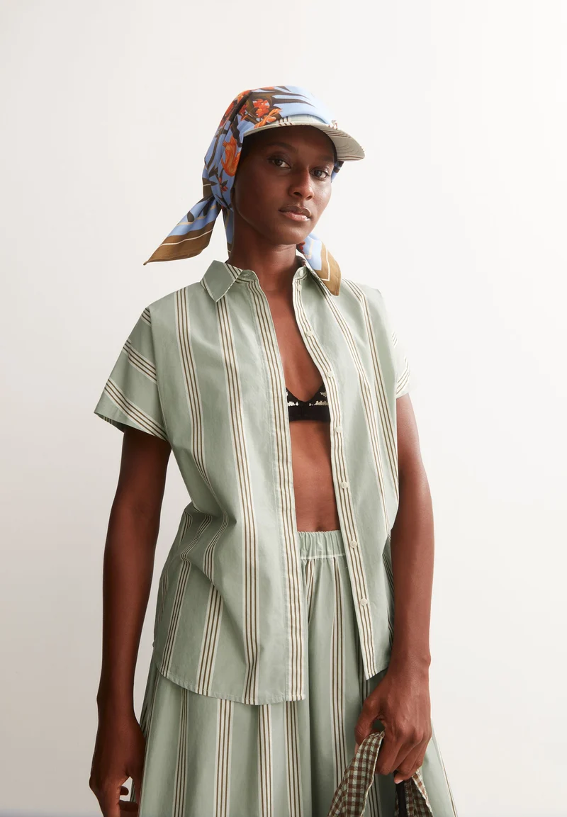 GESTREIFTE POPLIN LARISAANA BLUSE | foam-light oatmilk-dried palm