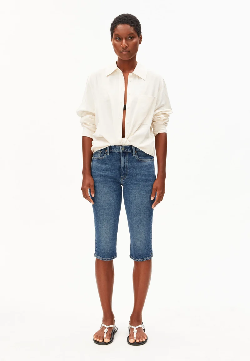 CARENAA CAPRI MID WAIST JEANS | atmospheric
