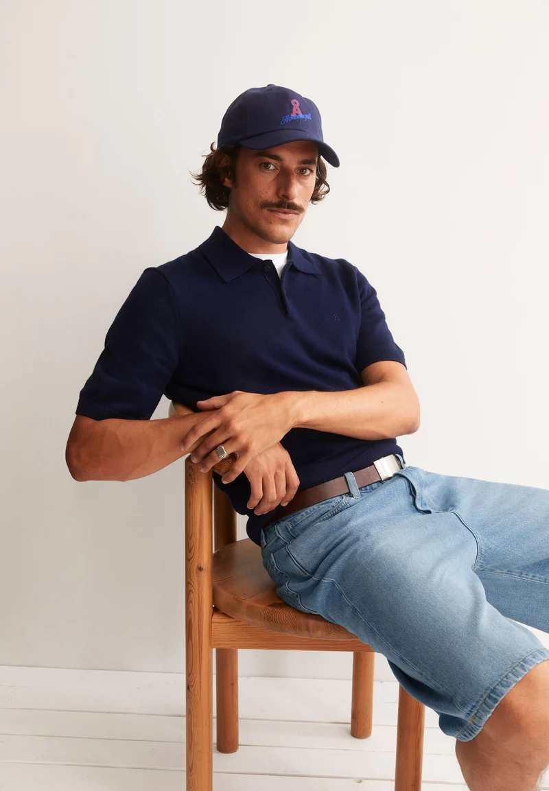 KURZÄRMLIGES STRICKPOLOSHIRT | tinted navy