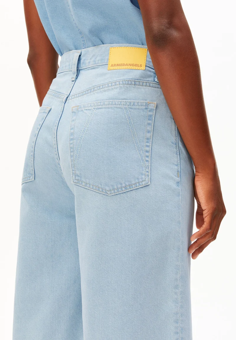 CITY HIGH WAIST JEANS-SHORTS | barrea