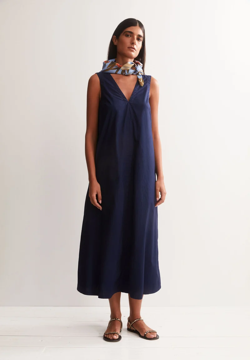 V-AUSSCHNITT POPLIN MAXI-KLEID | tinted navy
