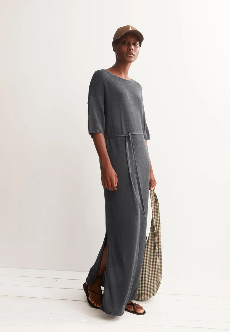 LEINEN-MIX MAXI-STRICKKLEID | space steel