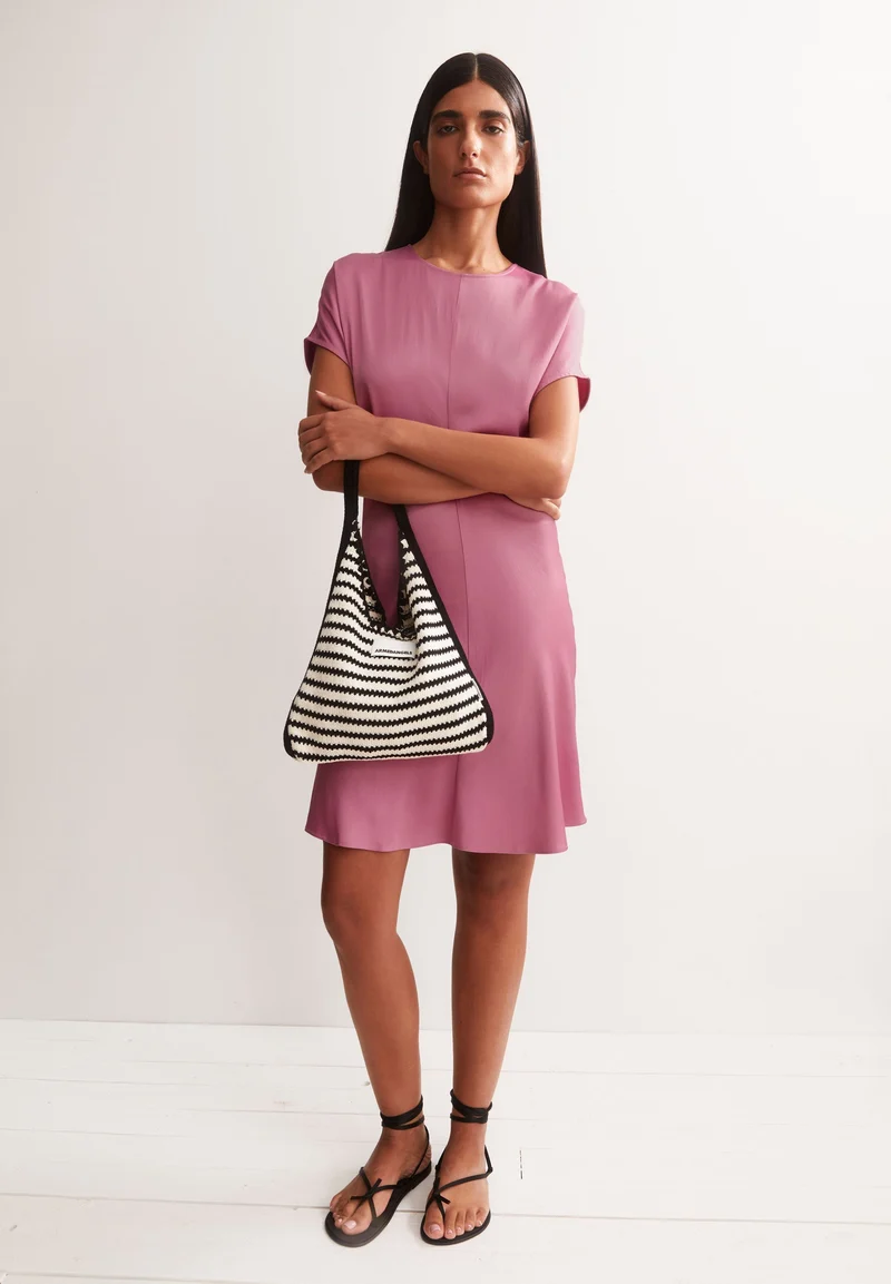 SATIN FLEDERMAUSÄRMEL MINI-KLEID | washed berry
