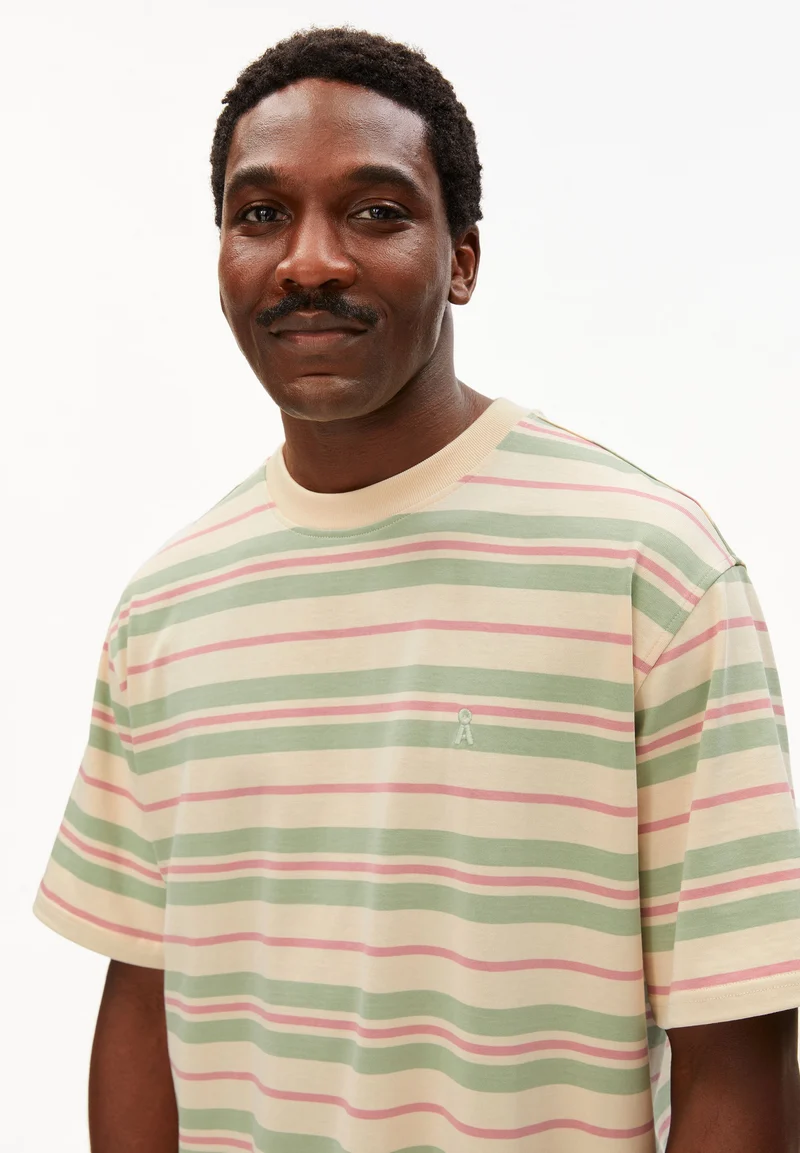 MAARKOS GESTREIFTES T-SHIRT | foam-washed berry