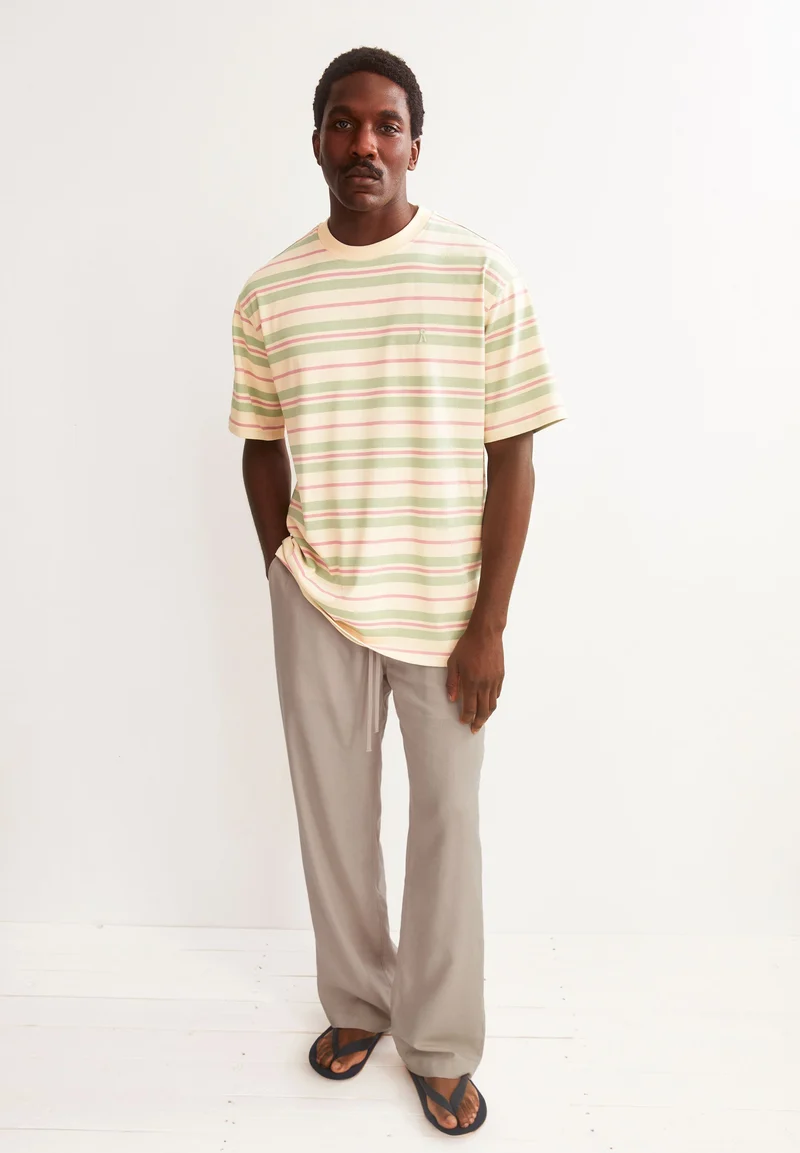 MAARKOS GESTREIFTES T-SHIRT | foam-washed berry