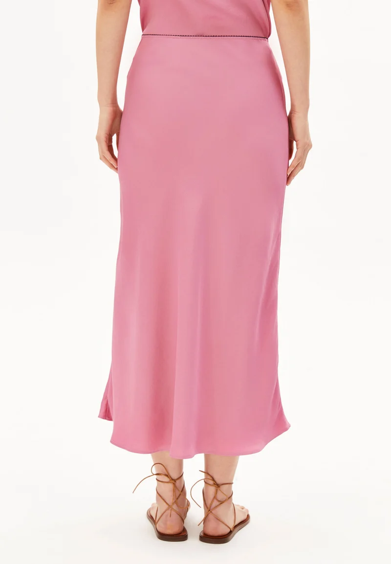 LENOVAA SATIN-ROCK | washed berry