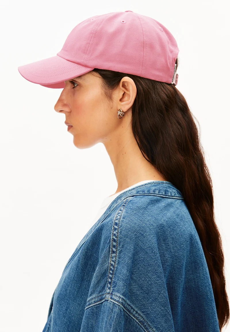 YENAAS BOLD KAPPE | washed berry