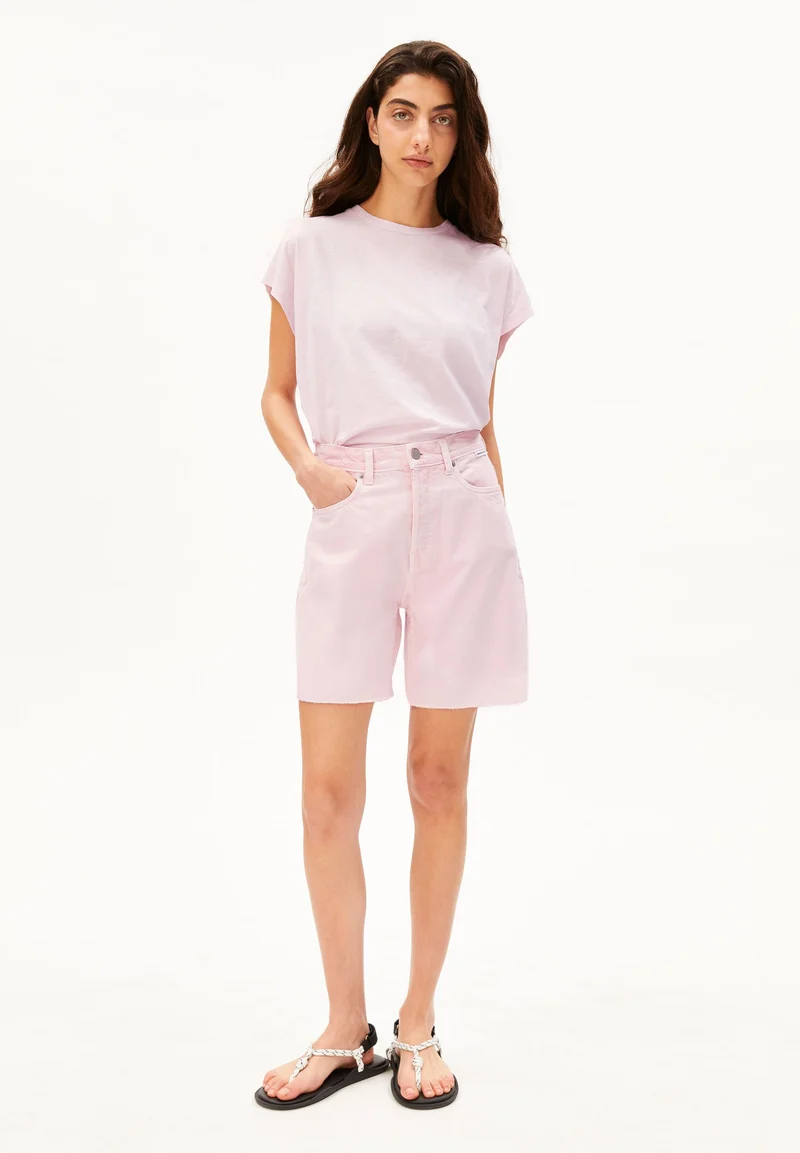 THAALINA MID WAIST JEANS-SHORTS | pink mist