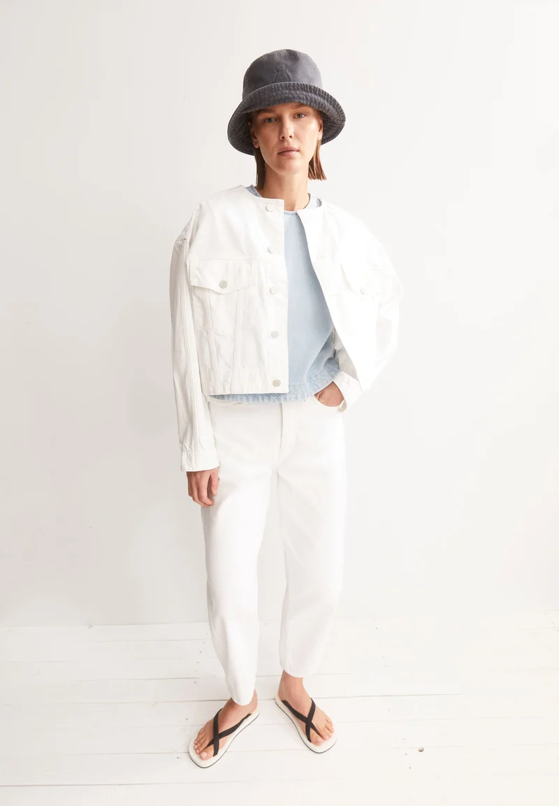 LOCKERE JEANSJACKE | white