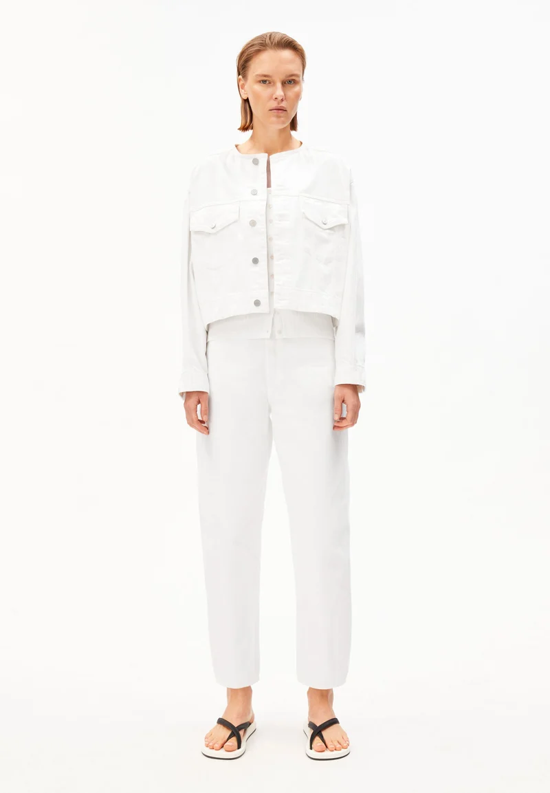 LOCKERE JEANSJACKE | white
