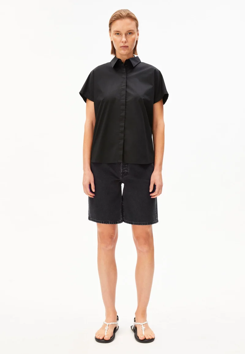 THAALINA MID WAIST JEANS-SHORTS | ebony black