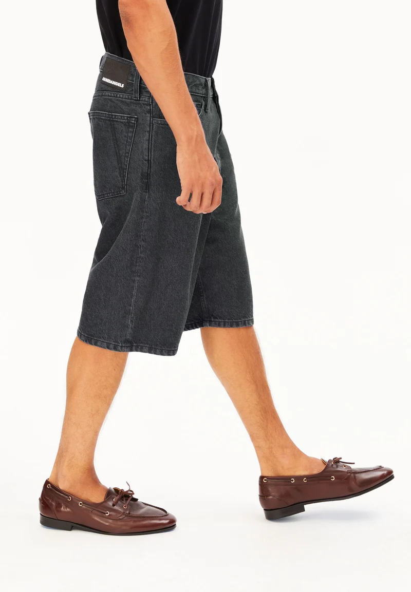 BAGGY JEANS-SHORTS | corno
