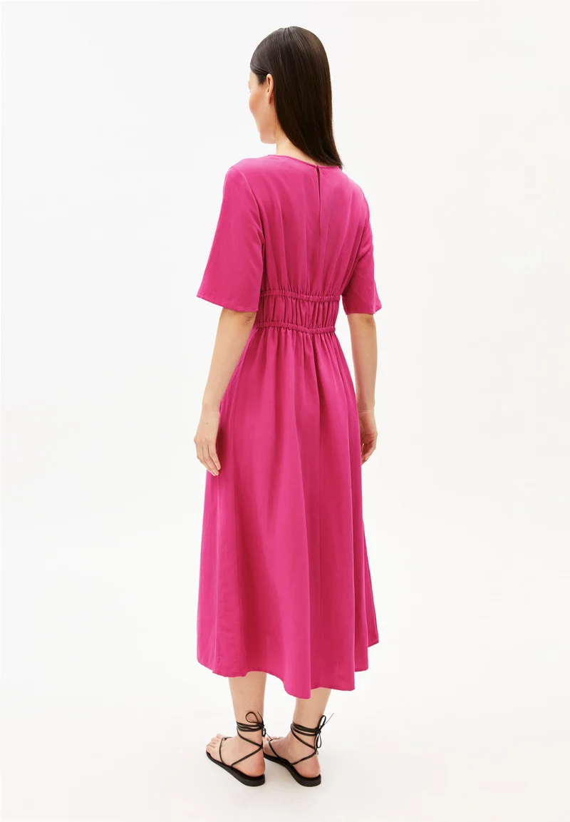 LEINEN-MIX GERAFFTES KLEID | very berry