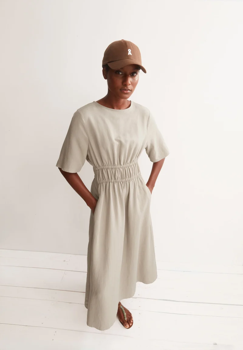 LEINEN-MIX GERAFFTES KLEID | sandstone