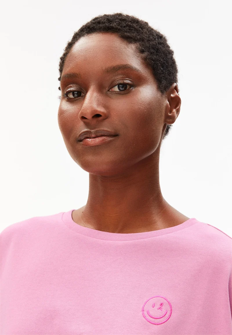 GIANNAA DIFFERENCE T-SHIRT | washed berry