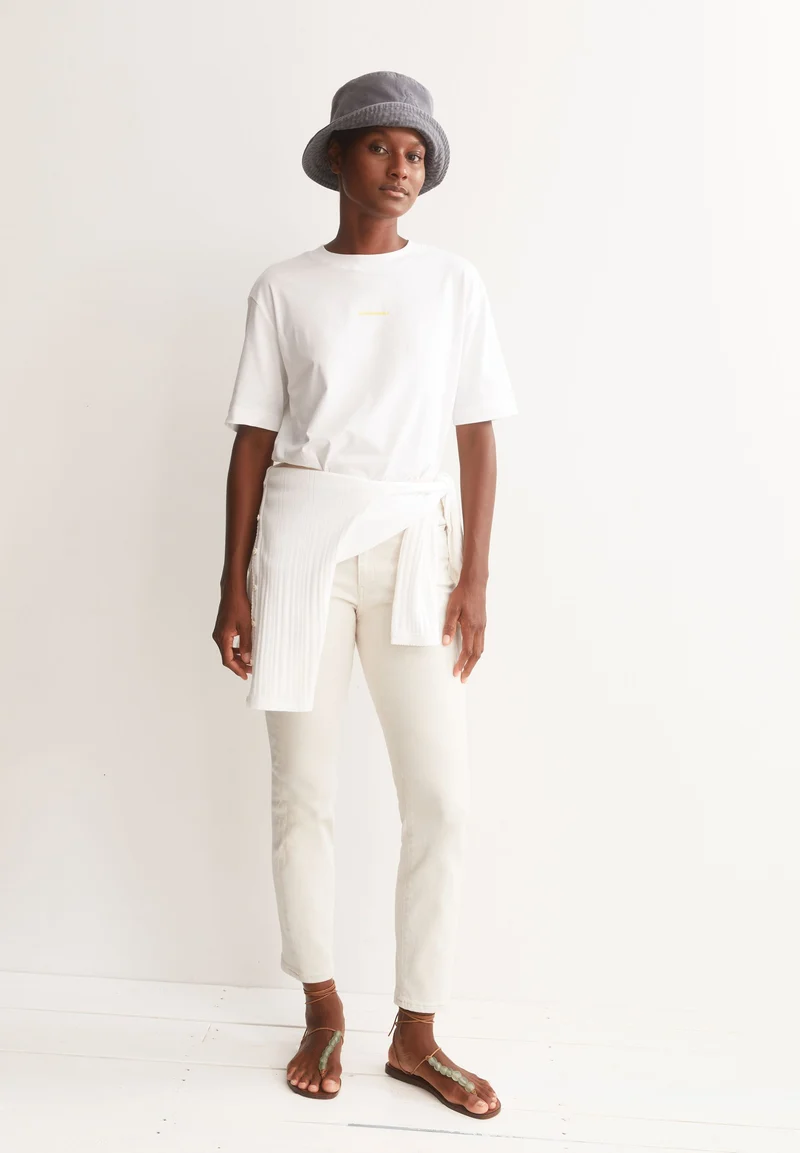 TARJAA GRAPHIC T-SHIRT | white-AA yellow