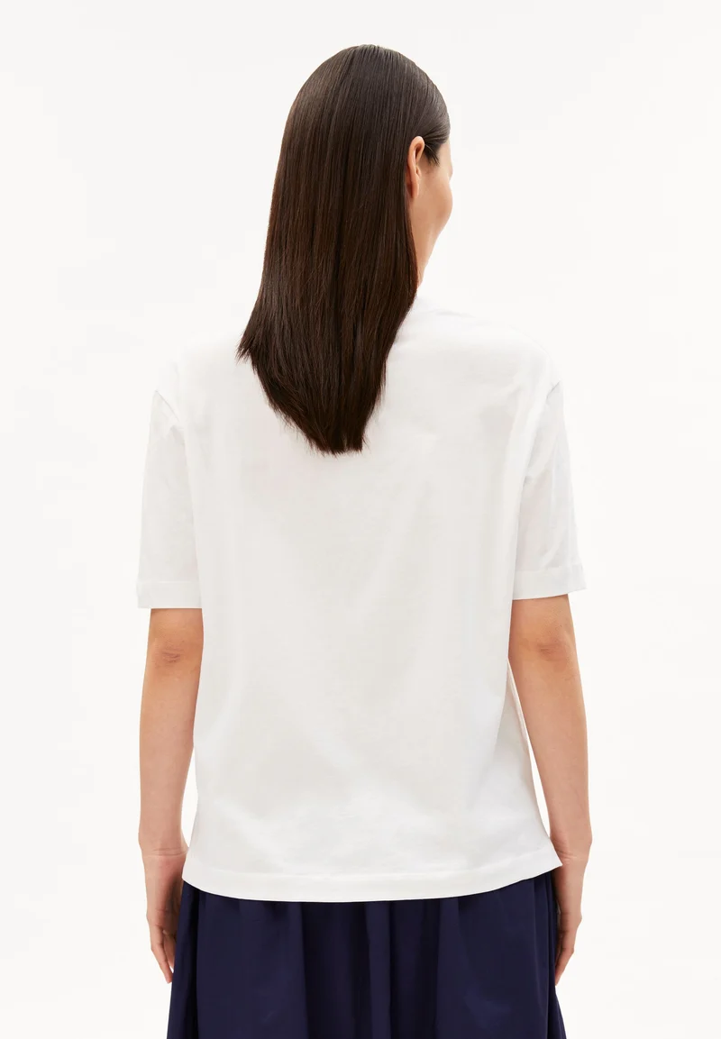 TARJAA GRAPHIC T-SHIRT | white