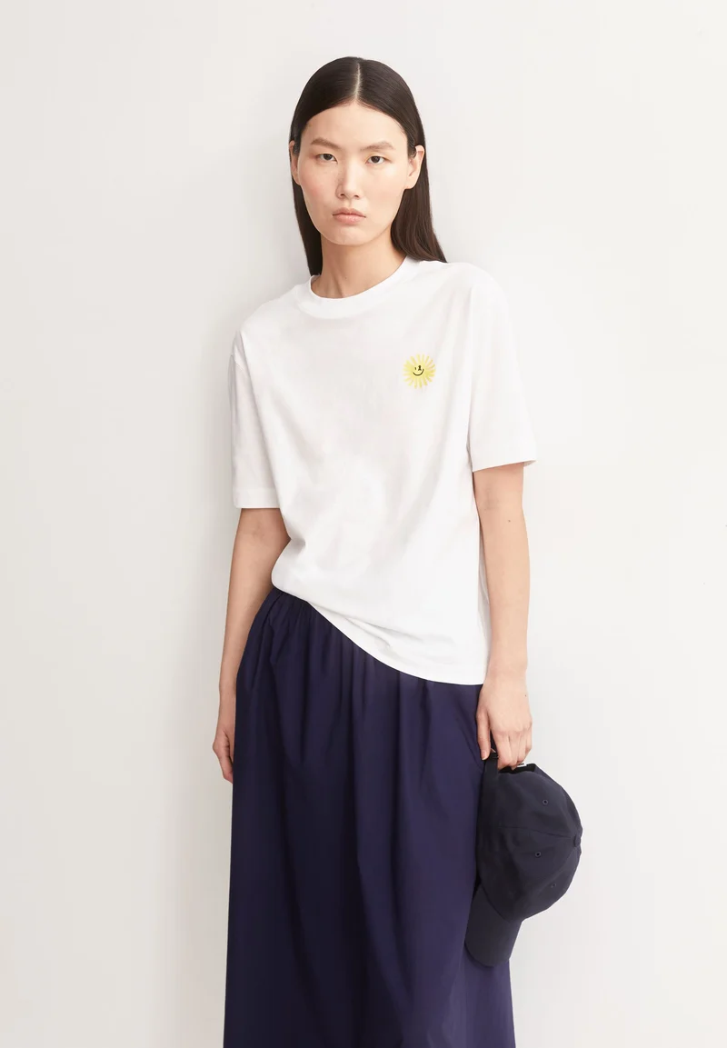 TARJAA GRAPHIC T-SHIRT | white