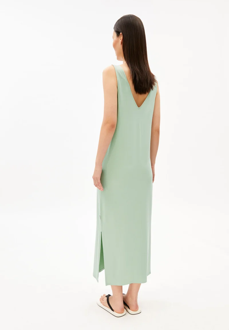 ÄRMELLOSES JERSEY-MIDI-KLEID | foam