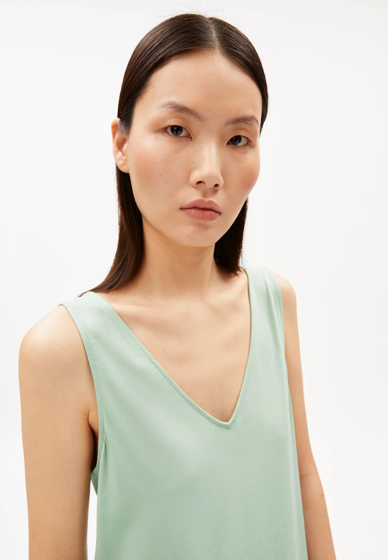 ÄRMELLOSES JERSEY-MIDI-KLEID | foam