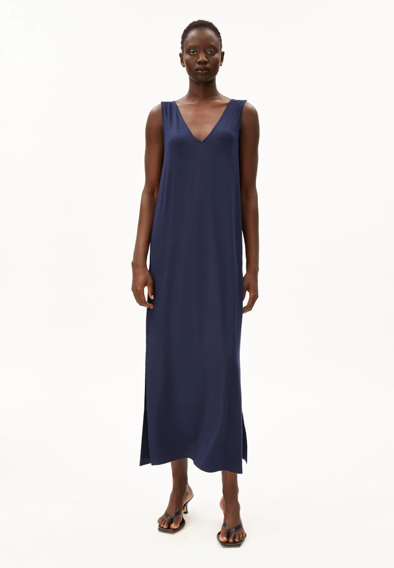 ÄRMELLOSES JERSEY-MIDI-KLEID | tinted navy