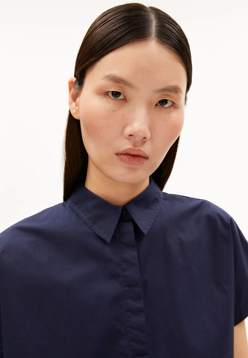 POPLIN LARISAANA BLUSE | tinted navy