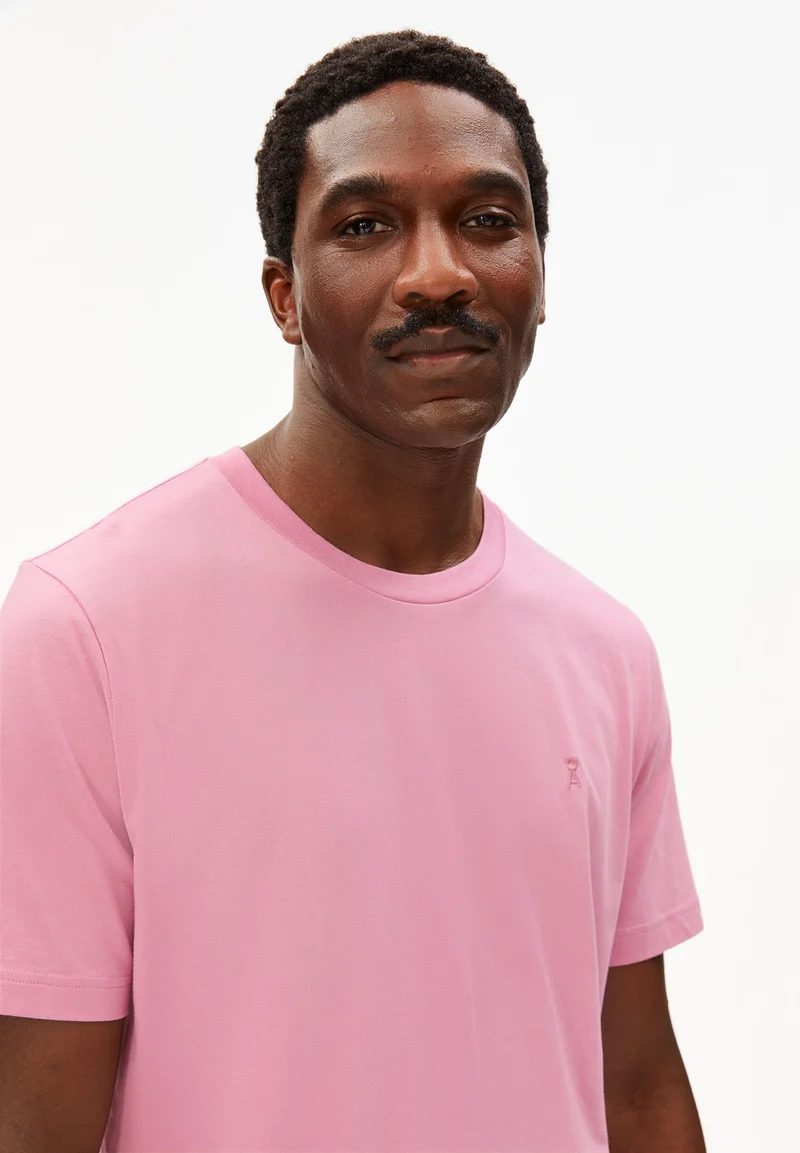 JAAMES T-SHIRT | washed berry