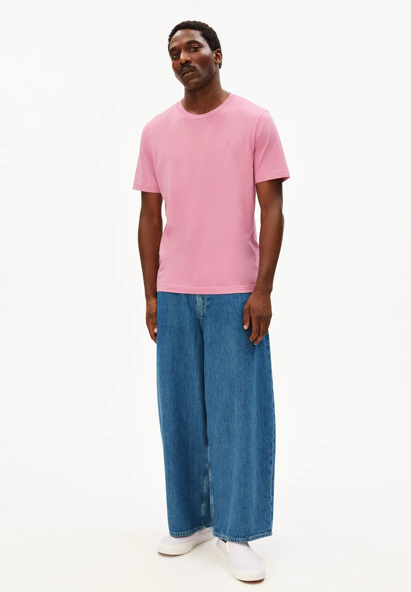 JAAMES T-SHIRT | washed berry
