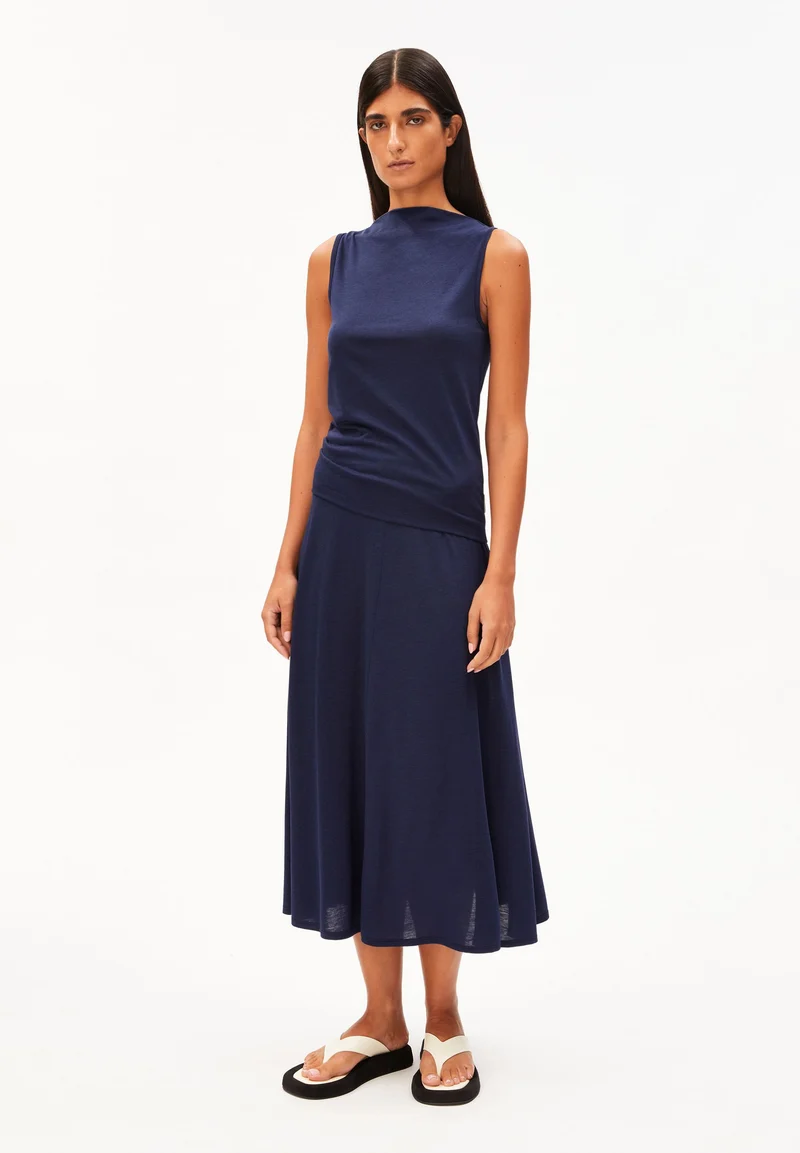 LAMINIAA TOP | tinted navy